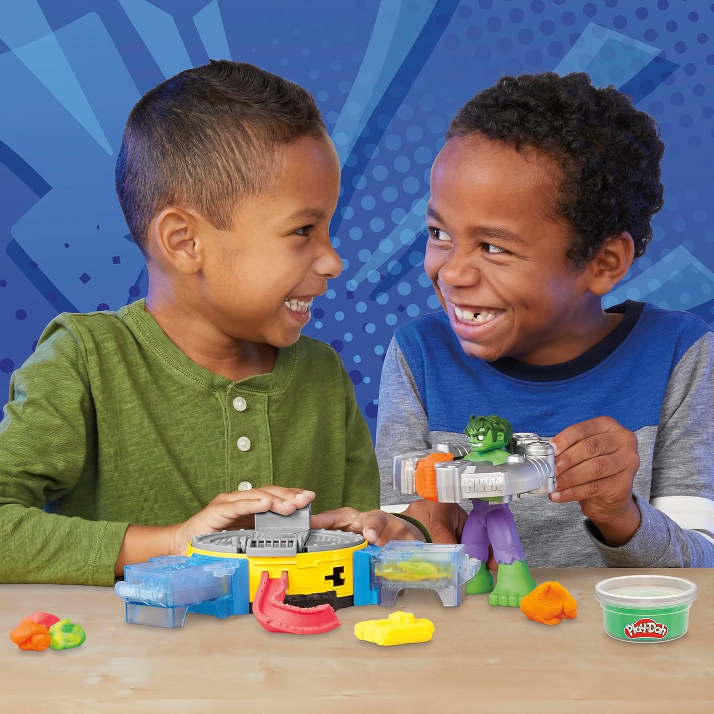 Play-Doh Marvel Hulk Smash & Squish Playset Supereroe Action Figure e Strumenti Smash per bambini dai 4 anni in su