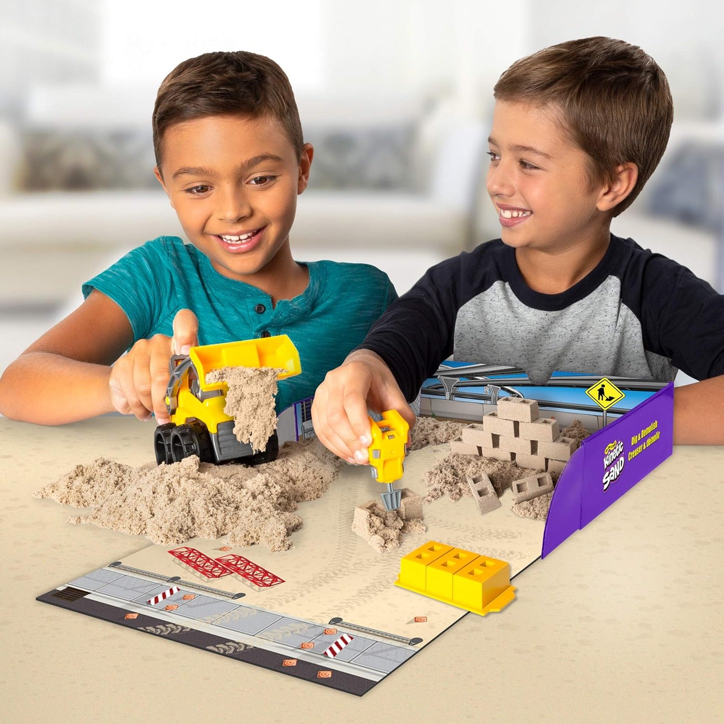 Coffret de jeu Kinetic Sand, Dig & Demolish avec sable de jeu et camion jouet de 454 g