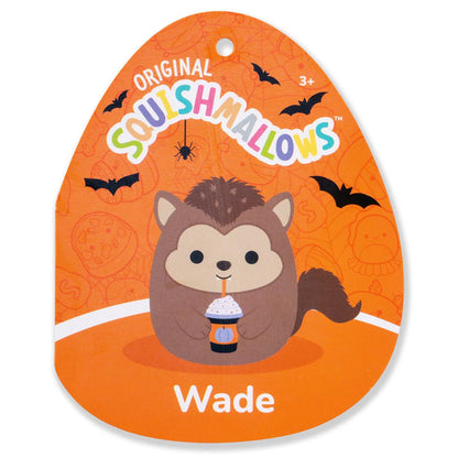 Squishmallows – Wade, der braune Werwolf, der lila Frappé hält