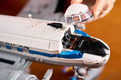 LEGO Icons Douglas DC-3 PAN AM Airliner