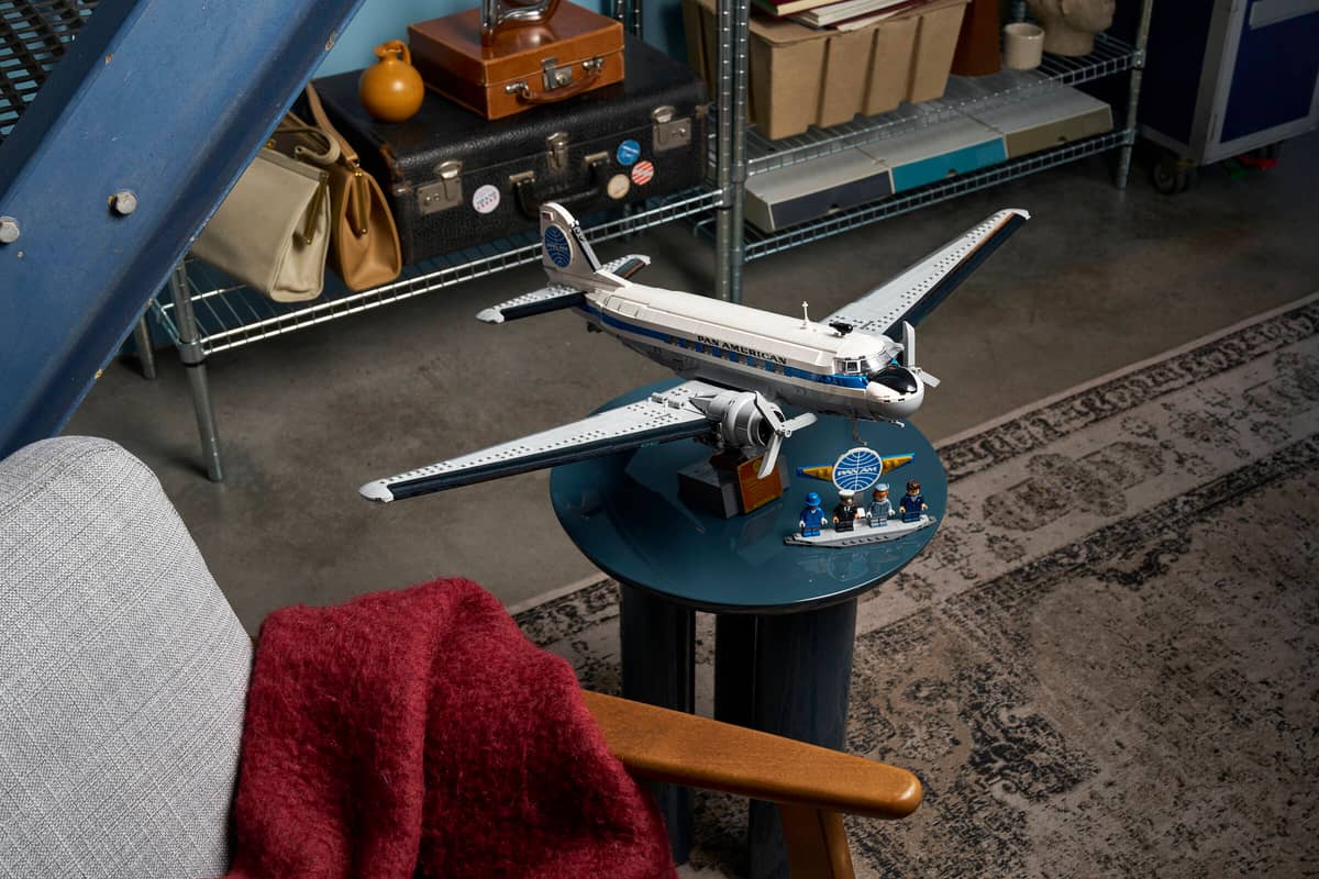LEGO Icons Douglas DC-3 PAN AM Airliner