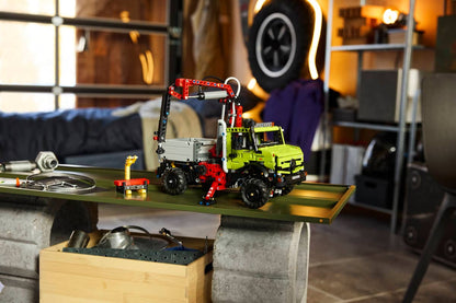 LEGO Technic Mercedes-Benz Unimog U 5023 with Crane