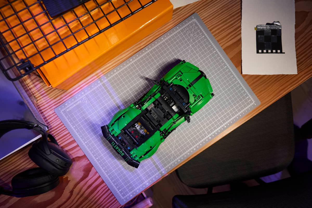 LEGO Technic Green Bugatti Chiron Pur Sport Hypercar