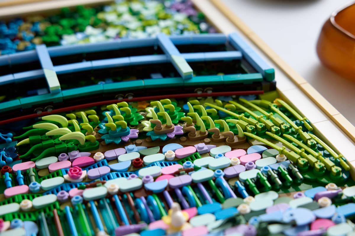 LEGO Art Claude Monet – Bridge over a Pond of Water Lilies (31220)