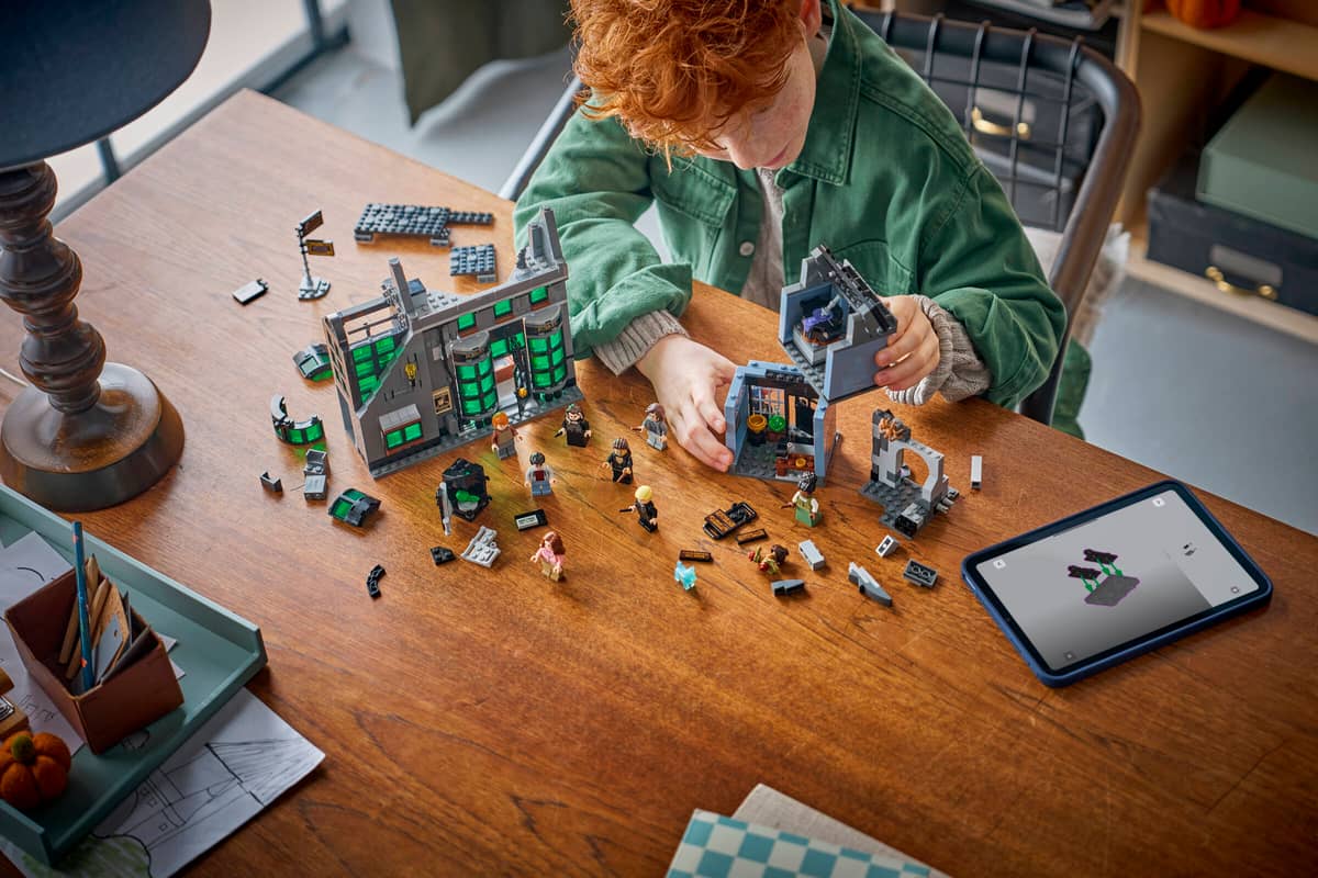 LEGO Harry Potter Knockturn Alley Wizarding Shops