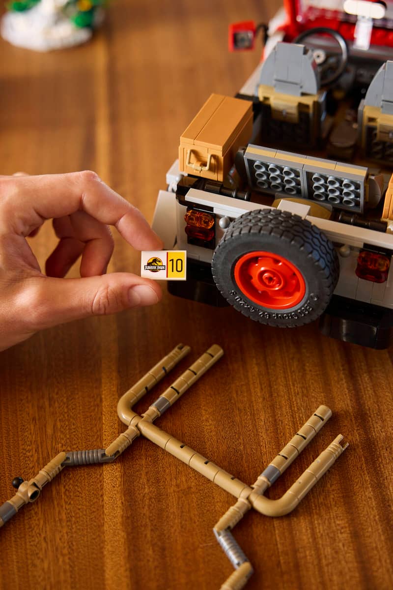 LEGO Jurassic World Jurassic Park Jeep Wrangler