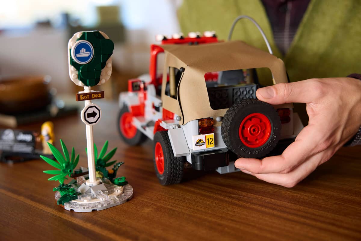LEGO Jurassic World Jurassic Park Jeep Wrangler