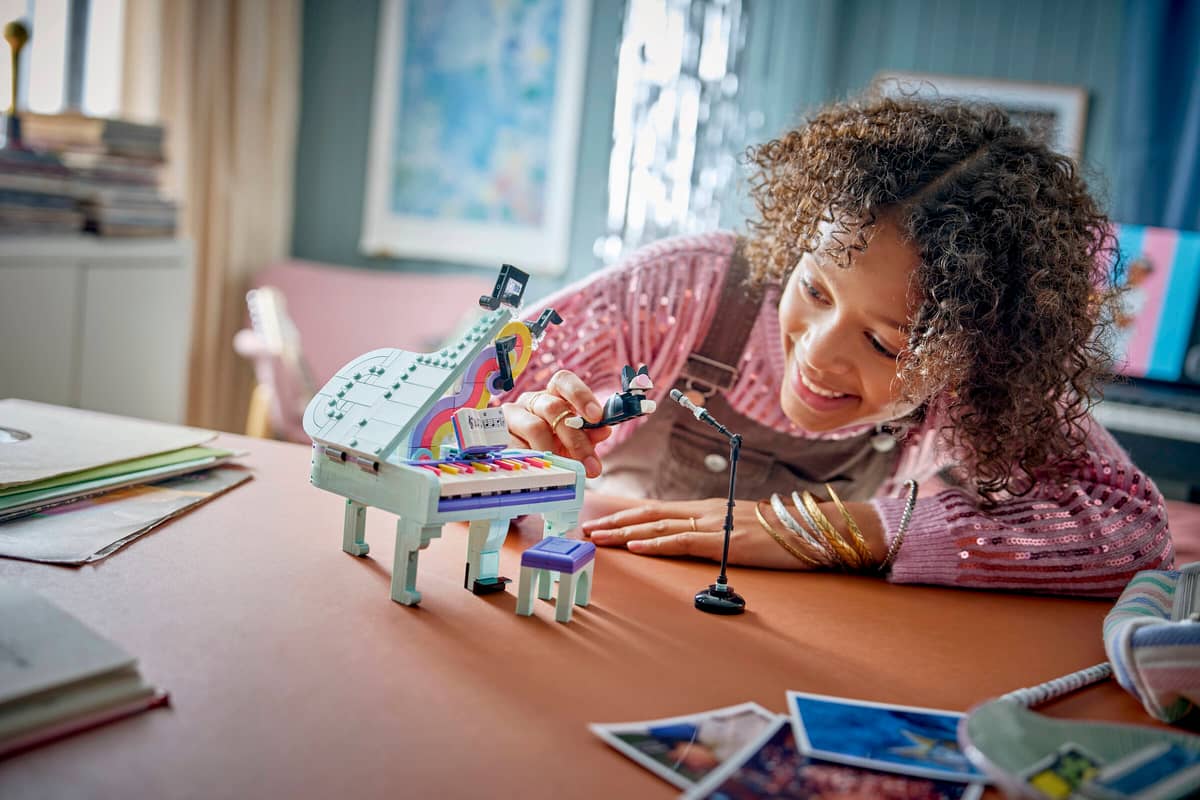 LEGO Creator 3-in-1 Music Decor Piano with Cat (31392)