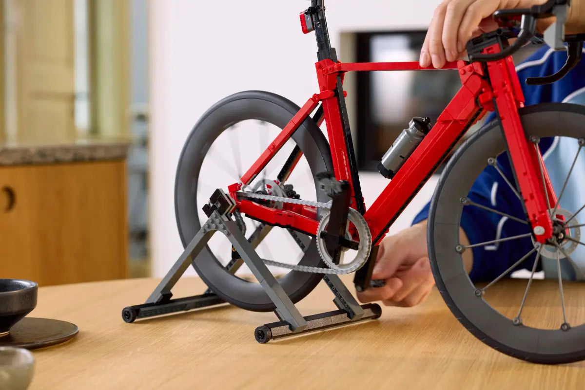 LEGO Icons Road Bike